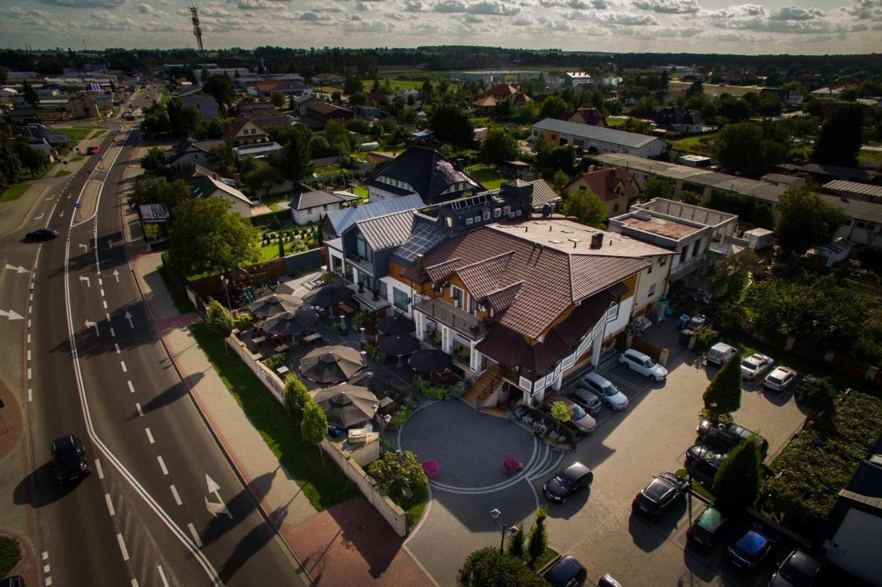Gniecki Hotel & Restaurant - Hotel Hrubieszow Buitenkant foto