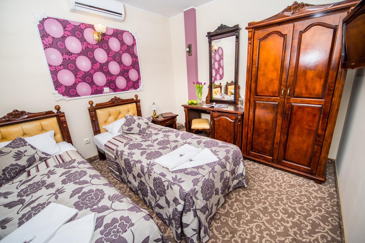 Gniecki Hotel & Restaurant - Hotel Hrubieszow Kamer foto