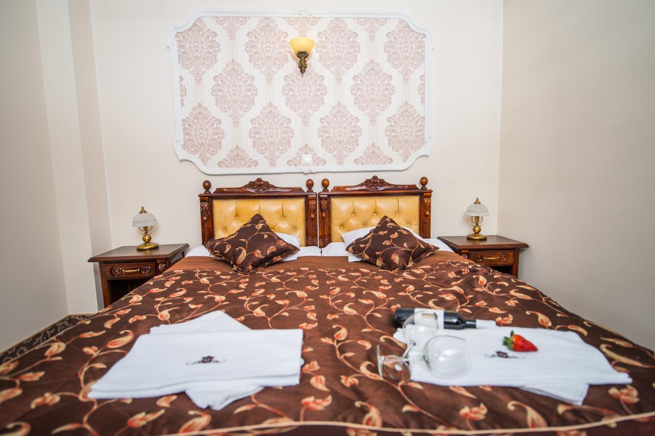 Gniecki Hotel & Restaurant - Hotel Hrubieszow Kamer foto