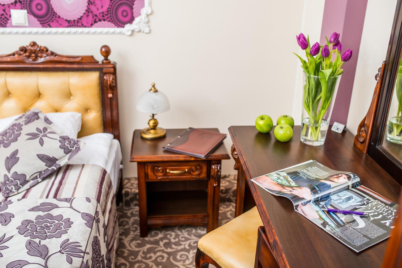 Gniecki Hotel & Restaurant - Hotel Hrubieszow Kamer foto