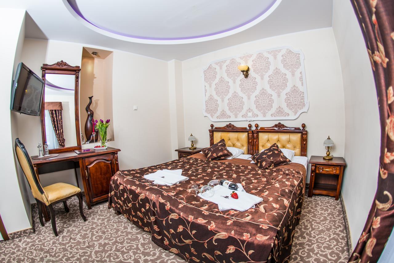 Gniecki Hotel & Restaurant - Hotel Hrubieszow Kamer foto