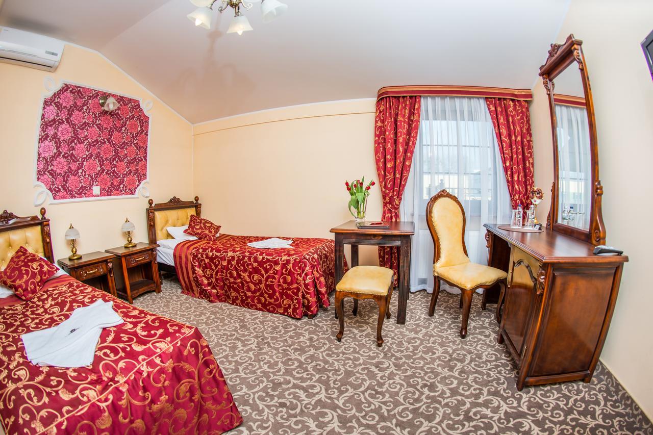 Gniecki Hotel & Restaurant - Hotel Hrubieszow Kamer foto