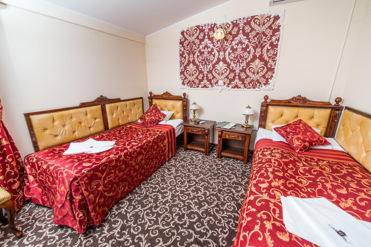 Gniecki Hotel & Restaurant - Hotel Hrubieszow Kamer foto