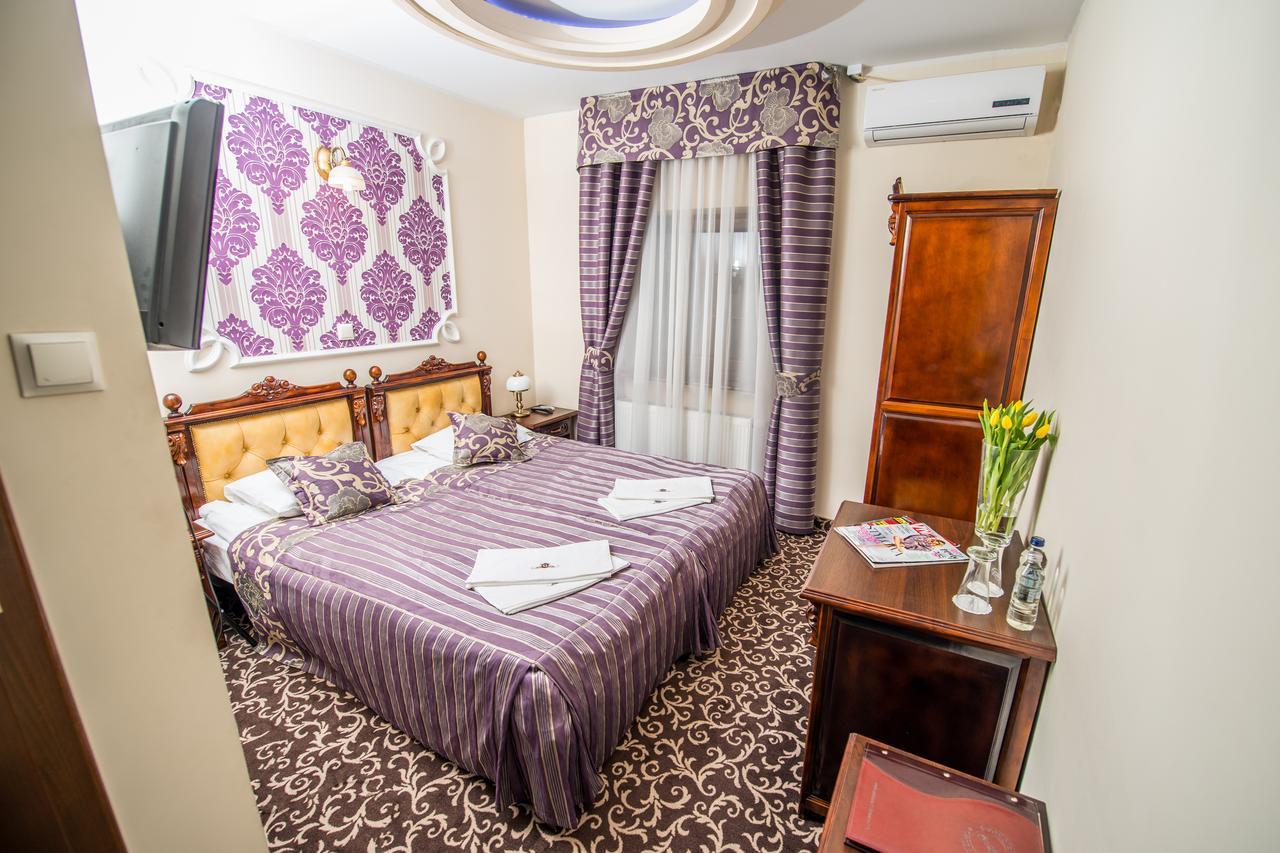 Gniecki Hotel & Restaurant - Hotel Hrubieszow Kamer foto