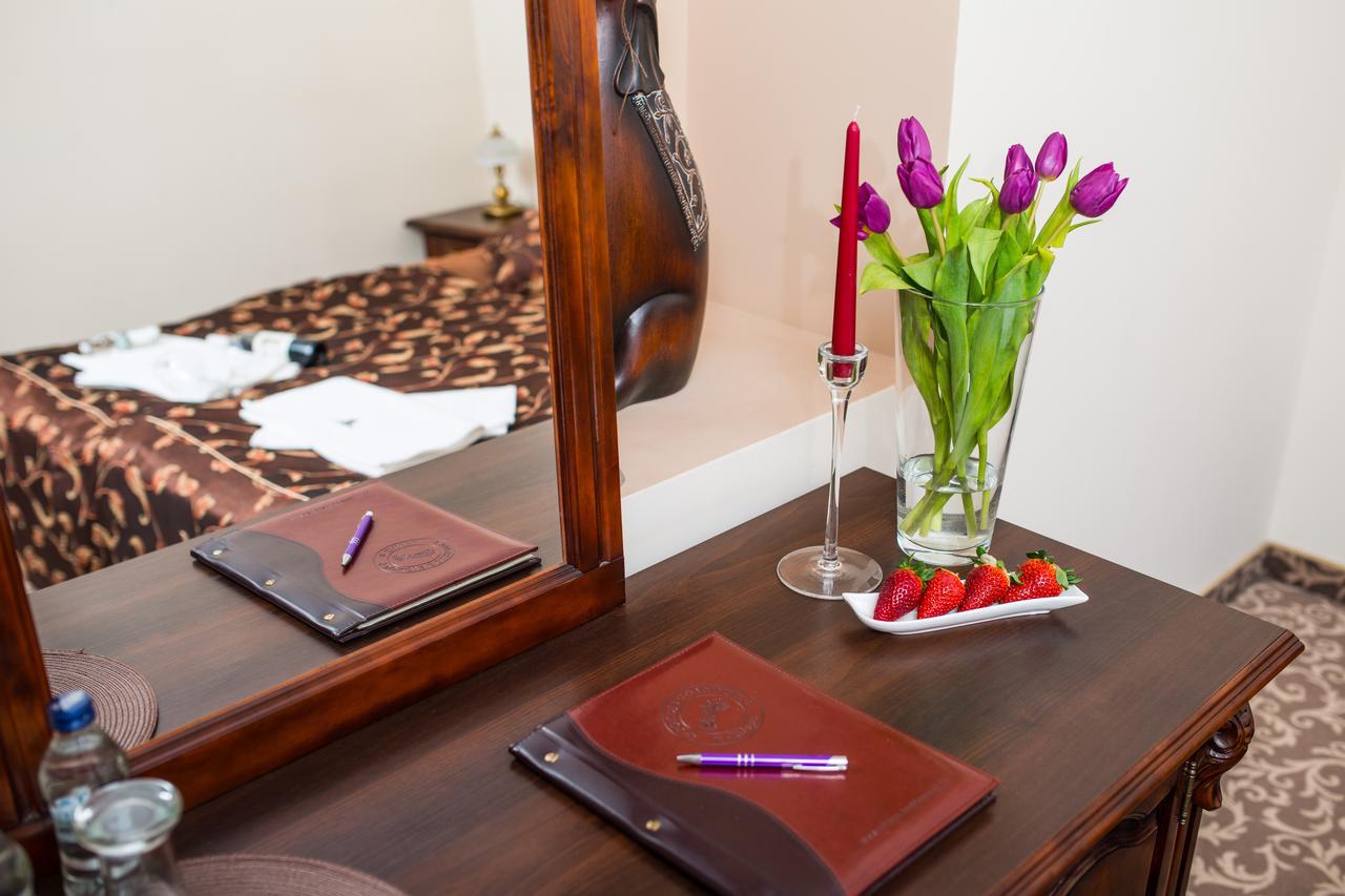 Gniecki Hotel & Restaurant - Hotel Hrubieszow Kamer foto