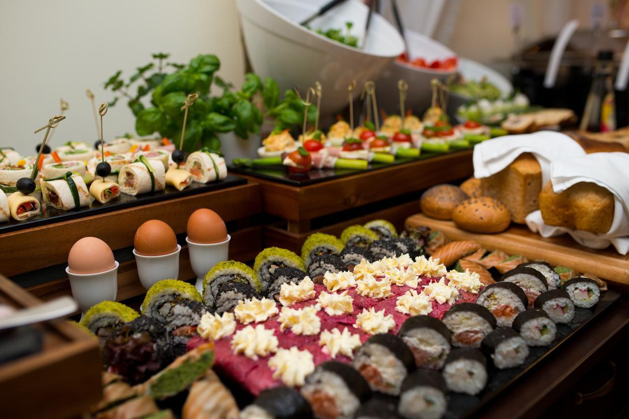 Gniecki Hotel & Restaurant - Hotel Hrubieszow Buitenkant foto