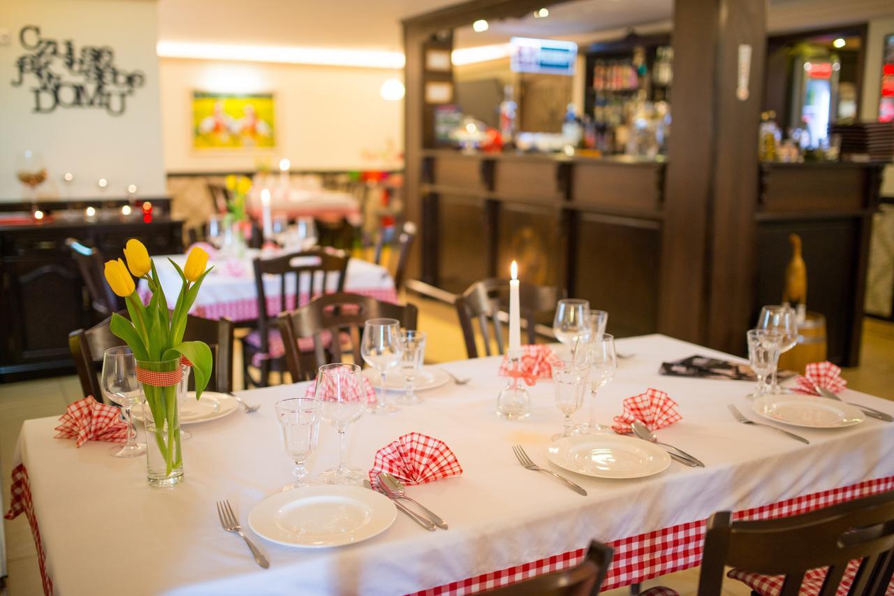 Gniecki Hotel & Restaurant - Hotel Hrubieszow Buitenkant foto