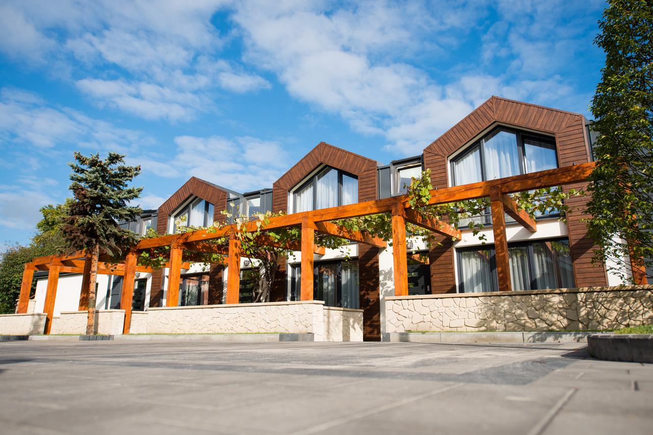 Gniecki Hotel & Restaurant - Hotel Hrubieszow Buitenkant foto