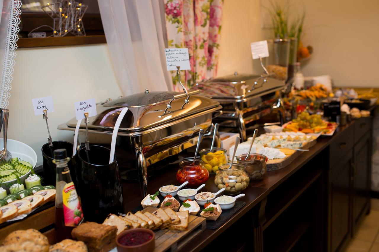 Gniecki Hotel & Restaurant - Hotel Hrubieszow Buitenkant foto